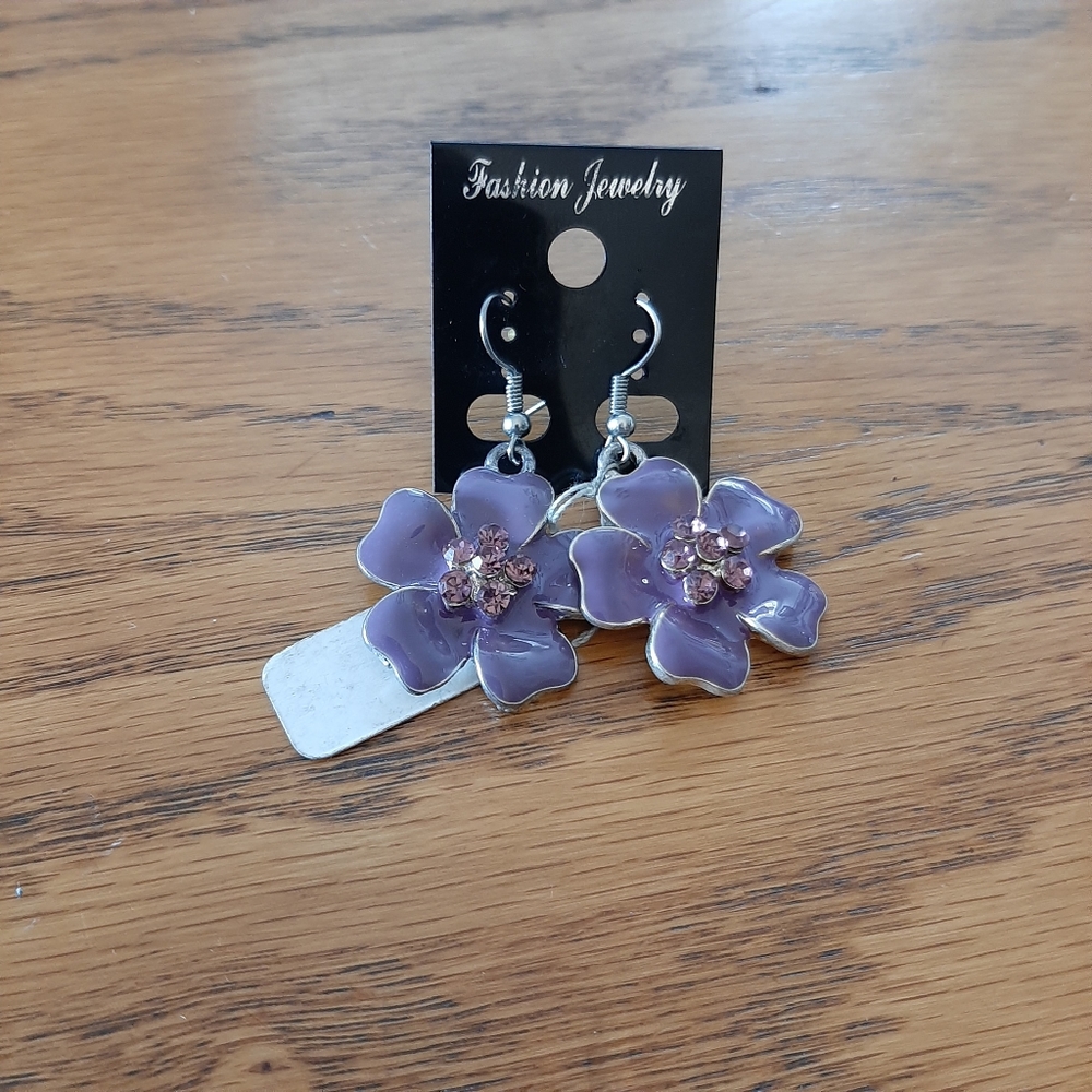 Ladies jewelry